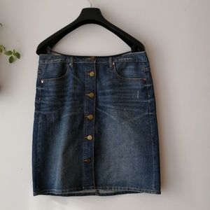 GAP button down jean skirt size 8